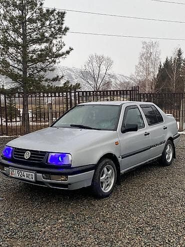 Volkswagen: Volkswagen Vento: 1993 г., Механика, Бензин, Седан — 2