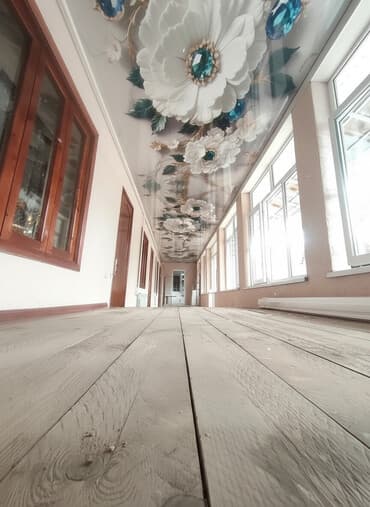 комот с зеркалом: Натяжной потолок Глянцевое Монтаж — 1