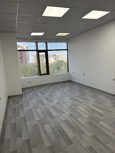 Кыймылсыз мүлк: Кеңселерди ижаралоо, 450 м², Бизнес борборунда, Өзүнчө кире бериши менен — 2