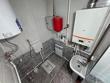жаны уйлор: Продается просторный двухэтажный дом в г. Кара-Балта 📍 Адрес: г — 7