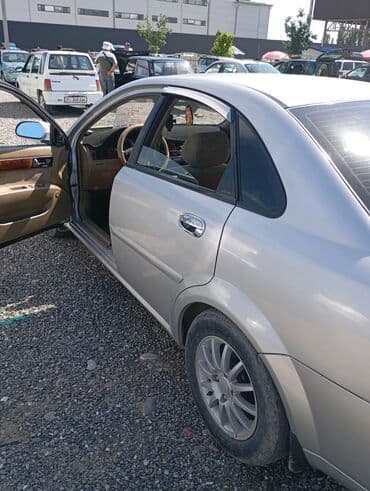 Daewoo Lacetti: 2003 г., 1.6 л, Механика, Газ, Седан at lalafo.kg Daewoo Lacetti: 2003 г., 1.6 л, Механика, Газ, Седан