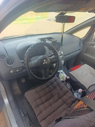 abs: Mitsubishi Colt: 2004 г., 1.3 л, Механика, Бензин, Хэтчбэк — 3