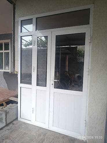 воздухо заборник: ПВХ-входная группа с остеклением Описание:Бу алюмин эшик — 1