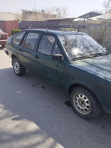 bugatti veyron: Volkswagen Passat: 1983 г., Бензин — 2