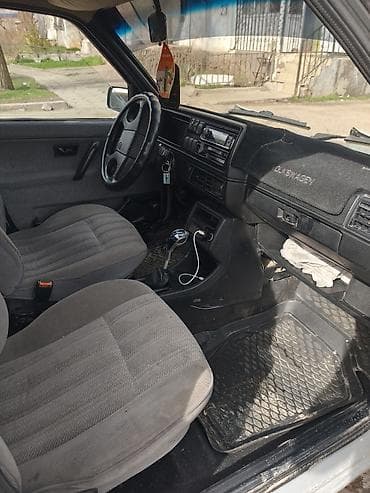 Volkswagen Golf: 1988 г., 1.8 л, Ручные, Бензин, Седан