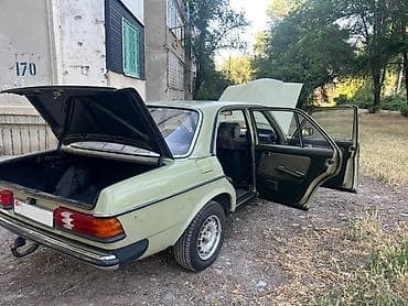 renault 21: Mercedes-Benz E-Class: 1984 г., 2.3 л, Механика, Бензин, Седан — 6
