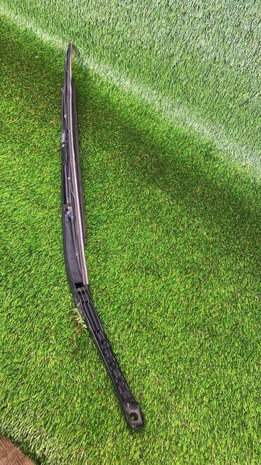 e39: Поводок стеклоочистителя левый L Номер производителя: 61-6182-79 — 1