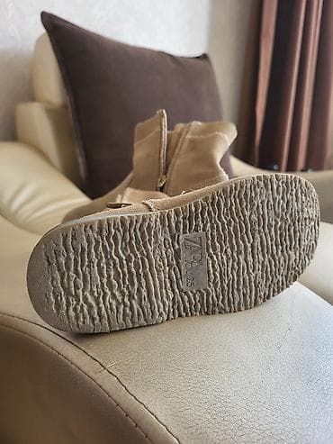 обувь zara: Детские сапожки ZARA, размер 25. - Материал верха: замша/нубук — 2