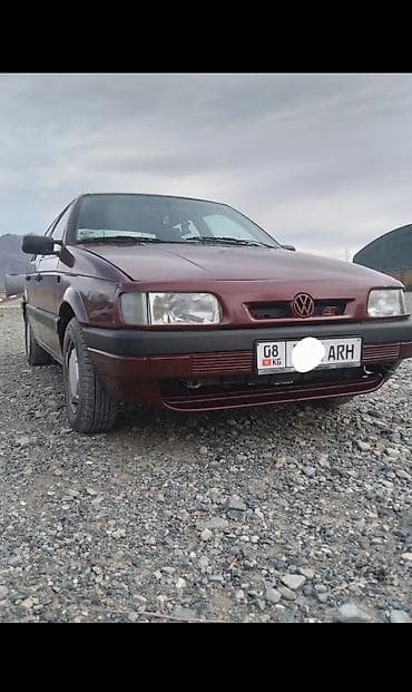 Volkswagen Passat: 1990 г., 1.8 л, Механика, Бензин, Седан at lalafo.kg Volkswagen Passat: 1990 г., 1.8 л, Механика, Бензин, Седан
