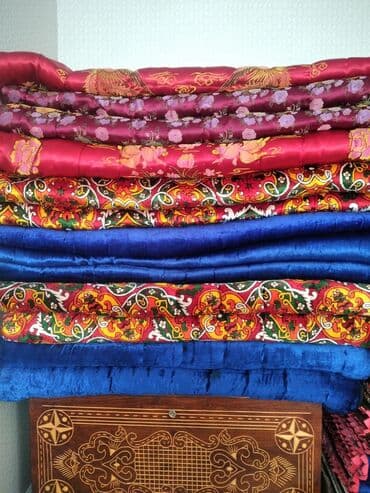 арзан жер тошок: Тошок Б/у, Ватный матрасс, цвет - Красный — 1