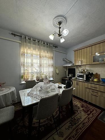 мкр западный: Дом из 5 комнат в доме имеется погреб во дворе времянка из 2 — 1