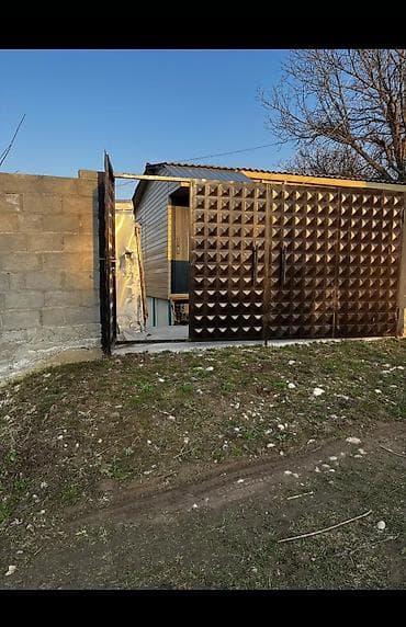 продаю дом с мебелью: Уютный дом с участком Описание: - Жилой дом с обустроенными комнатами — 5