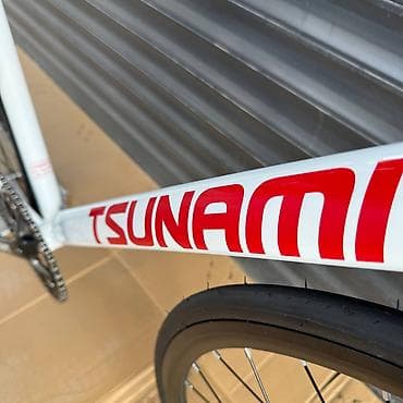 Велосипеды: TSUNAMI SNM100 оригинальный Комплектация: LEGEND Цвет: белый Размеры — 3