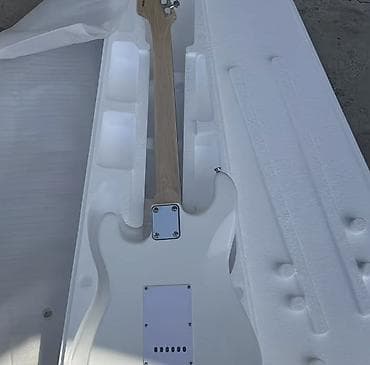 gestalt excalibur: Электрогитара типа Stratocaster с фигурным топом «квилт» (фиолетовый — 4