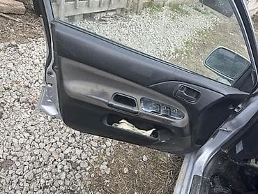 митсубитси каризма: Mitsubishi Lancer: 2004 г., Универсал — 6