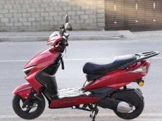скутер мопед: Макси-скутер M8, 150 куб. см, Бензин, Б/у — 4
