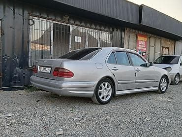 beverly hills: Mercedes-Benz E-Class: 2000 г., 2 л, Механика, Бензин, Седан — 9