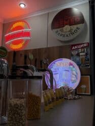 дом с действующим бизнесом: Продается действующий пивной магазин «Бёмер» с посадочными местами — — 4