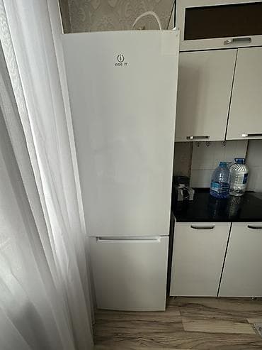 fire maple: Холодильник Indesit, белый, с нижней морозильной камерой. НЕ РАБОЧИЙ — 1