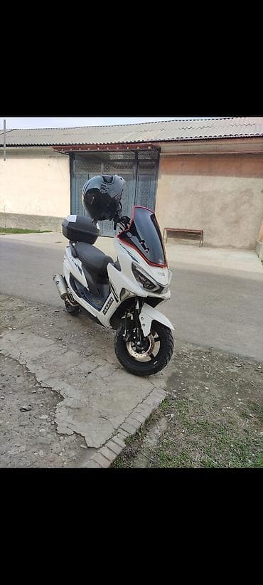 скутер max: Макси-скутер 150 куб. см, Бензин, Б/у — 1