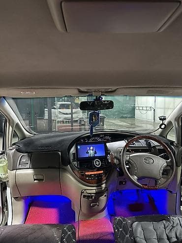 Toyota Estima: 2004 г., 3 л, Автомат, Газ, Минивэн — 4