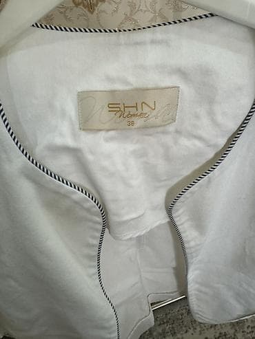 Белый женский жакет SHN Woman, производство — Турция, размер 38. - — 2