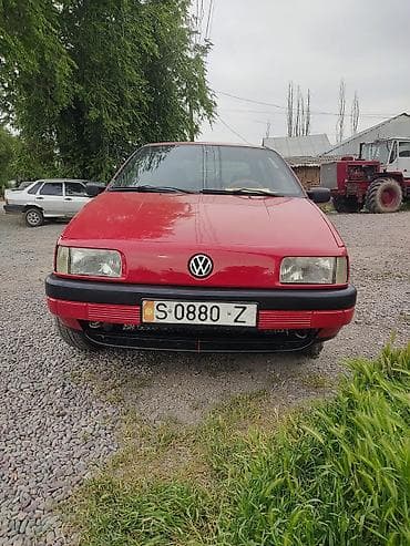 часы для авто: Volkswagen Passat: 1989 г., Седан — 1