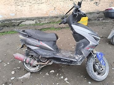 скутер бушный: Тип скутера 150 куб. см, Бензин, Б/у — 2