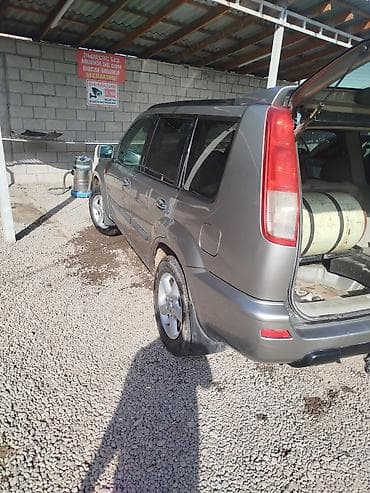 авто в бишкеке: Nissan X-Trail: 2001 г., 2 л, Автомат, Газ, Кроссовер — 10