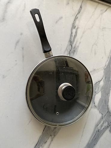 антипригарная сковорода: Б/у сковородка 24 см из IKEA антипригарная с крышкой — 2