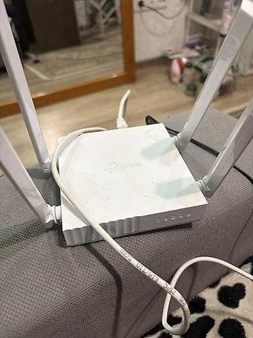 внешний блок: Wi‑Fi роутер TP‑Link с четырьмя внешними антеннами. - Двухдиапазонная — 1