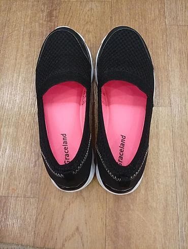 Продаю слипоны, надеты один раз, привезли из Германии, малы оказались at lalafo.kg Продаю слипоны, надеты один раз, привезли из Германии, малы оказались