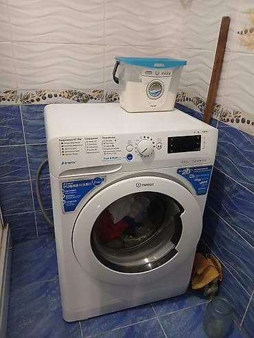 Стиральная машина INDESIT в отличном состоянии. 8 кг