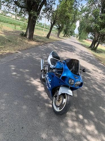 Спортбайк Kawasaki, 750 куб. см, Бензин, Взрослый, Б/у at lalafo.kg Спортбайк Kawasaki, 750 куб. см, Бензин, Взрослый, Б/у
