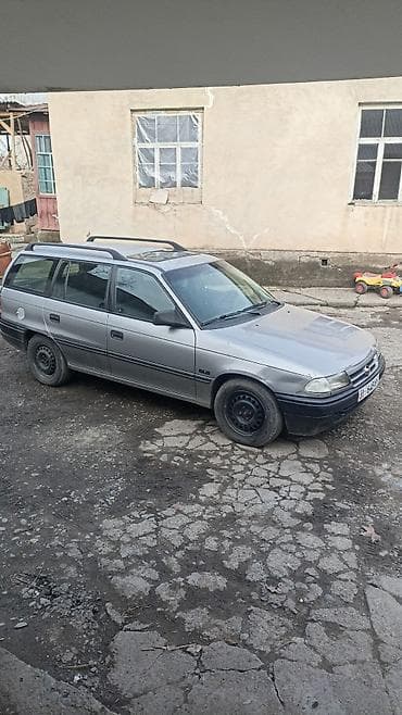 one stop: Opel Astra: 1994 г., Механика, Универсал — 3