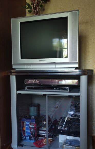 продаю холодильник: Panasonic
Вместе с столом!
Рабочий, всё есть пульт и.т.д — 1