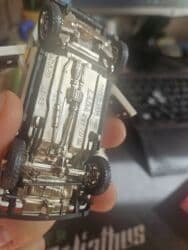 коллекционные монеты нбкр: Волга 25000,две Нивы,1980,-желтая,1983 год-белая.Желтая с вырезом под — 2