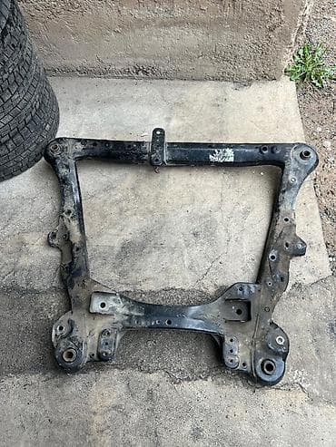 Передний подрамник Toyota