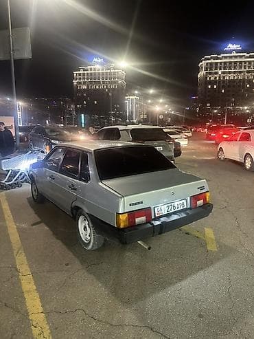 капият: ВАЗ (ЛАДА) 21099: 2001 г., Седан — 4