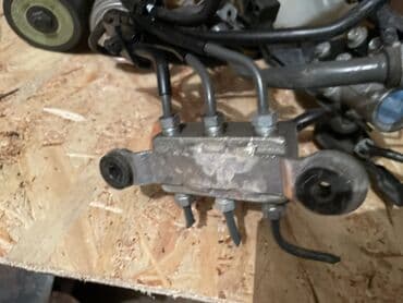 очень нужны: Тойота Приус 20 Распределитель тормозных трубок в наличии Toyota Prius — 1