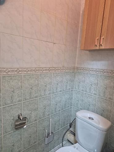 сдается квартира 6 мкр: 3 комнаты, 62 м², 105 серия, 4 этаж, Старый ремонт — 5