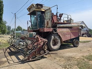 Зерноуборочный комбайн Енисей-1200/“в рабочем состоянии Основные