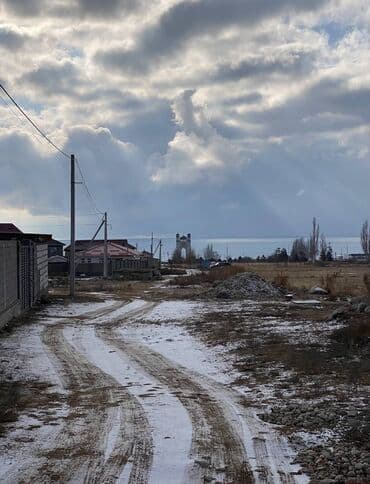 комната сатылат: Коттедж, Чолпон-Ата, Унаа токтотуучу жай, унаа туруучу жай — 9