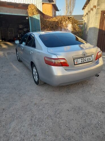 сдаю авто и последующим выкупом: Toyota Camry: 2007 г., Автомат, Бензин — 8
