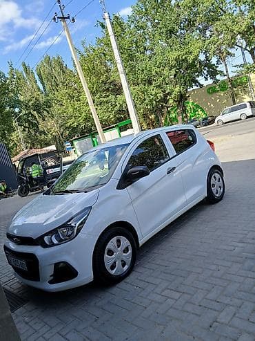 Chevrolet Spark: 2017 г., 1 л, Автомат, Бензин, Хетчбек
