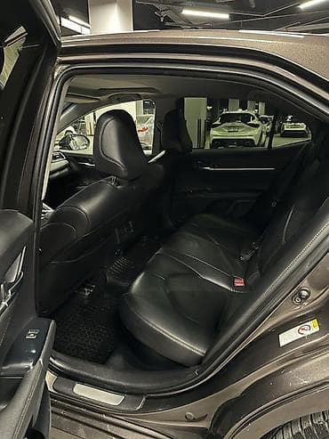 crv 2: Toyota Camry: 2018 г., 2.5 л, Автомат, Гибрид, Седан — 7