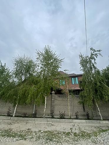 Просторный кирпичный дом с благоустроенным двором 6 комнат. 3 санузла — 6