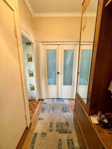 продаю квартиру район 9микрарайон: 3 бөлмө, 80 м², 106-серия, 9 кабат, Косметикалык ремонт — 2