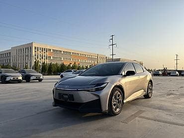 дордой 2 пикарная: Toyota bZ3: 2023 г., Электромобиль, Седан — 2