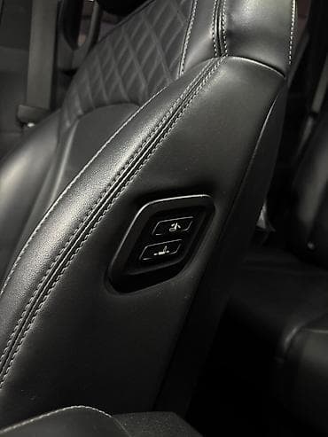 fit shuttle: Кроссовер/внедорожник, черный цвет кузова, черные диски. Установлен — 4